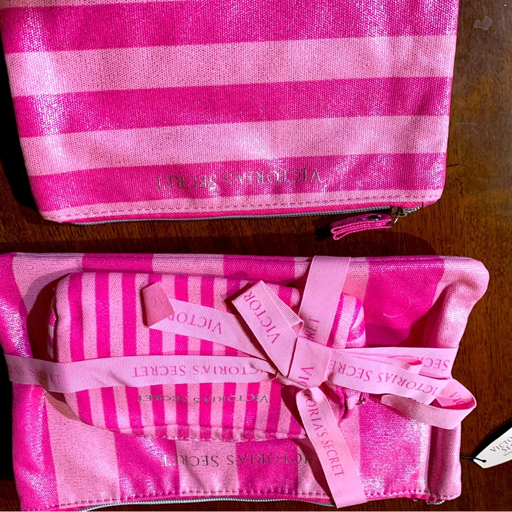 Rare Beautiful set of 3 brand new Victoria’s Secret cosmetic bags sm, m, large